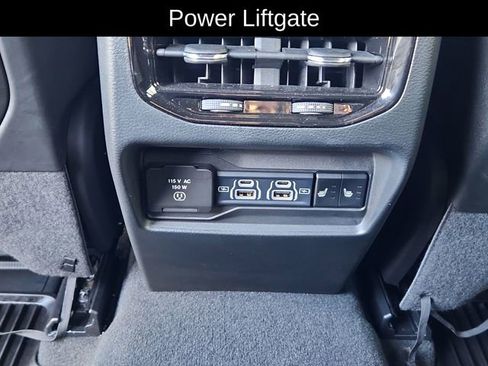 Used 2025 Jeep Grand Cherokee Limited w/ Luxury Tech Group II AWD/4WD image 28