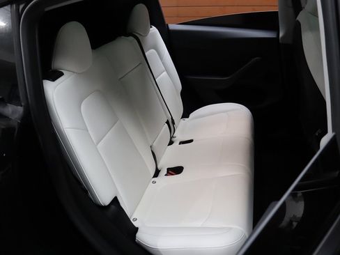 Used 2023 Tesla Model Y Performance image 38