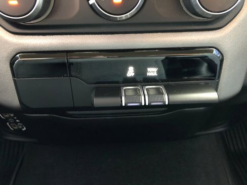 Used 2019 RAM 1500 Big Horn AWD/4WD image 26