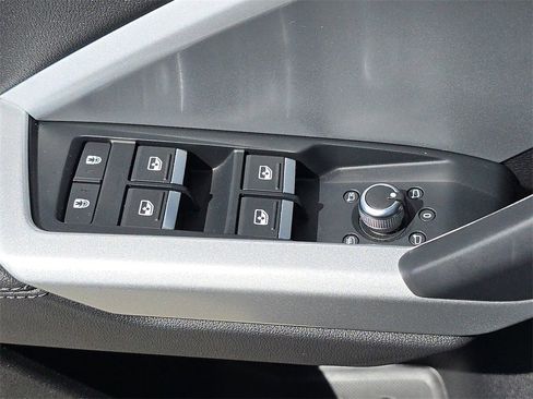 Certified 2021 Audi Q3 2.0T Premium Plus w/ Premium Plus Package image 19