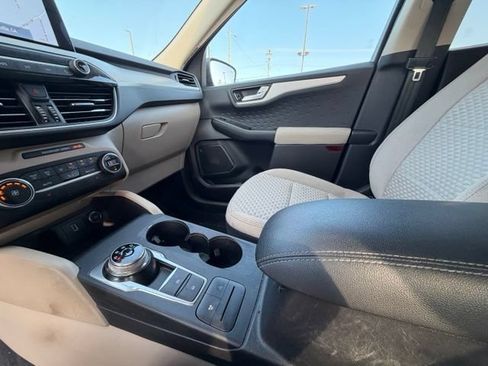 Used 2020 Ford Escape SE FWD image 15