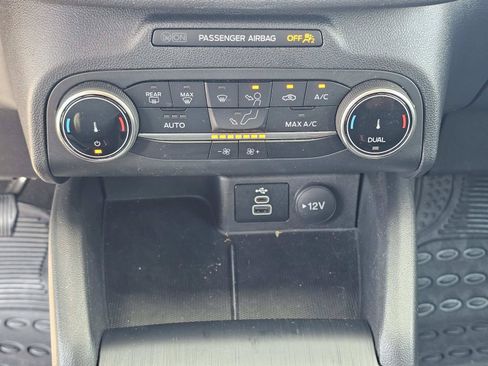 Used 2025 Ford Escape Active AWD/4WD image 28