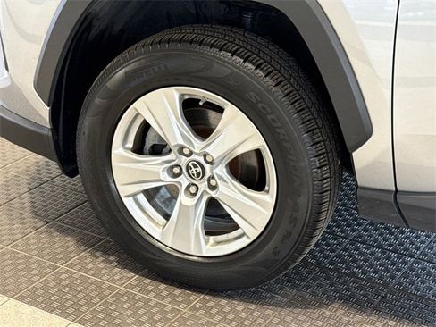 Used 2019 Toyota RAV4 LE image 6