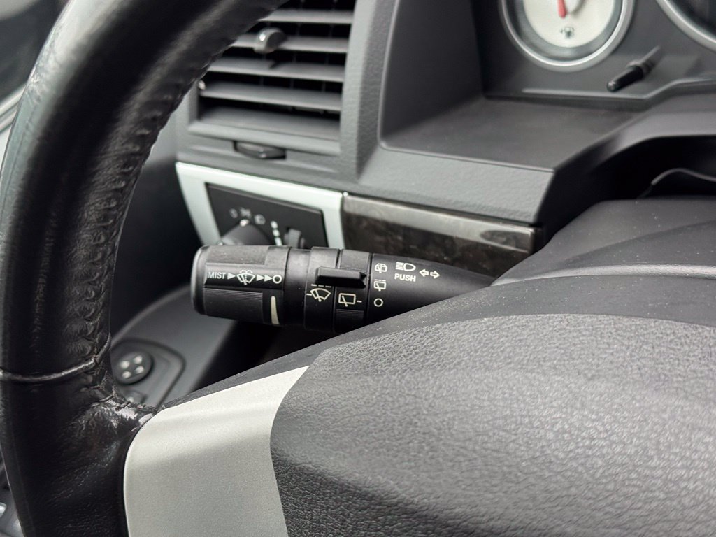 Used 2010 Dodge Grand Caravan SXT FWD image 23