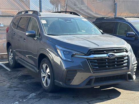 Used 2024 Subaru Ascent Premium w/ Convenience Package image 2