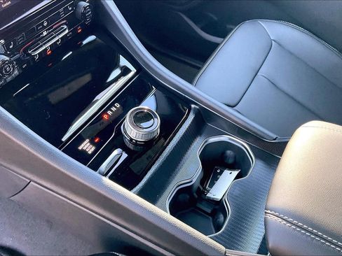 New 2025 Jeep Grand Cherokee Limited w/ Black Appearance Package AWD/4WD image 9