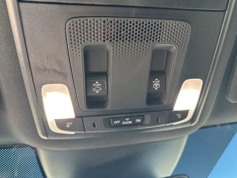 Used 2025 Honda Pilot Black Edition image 25