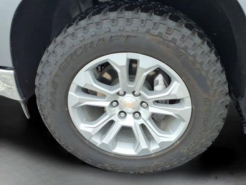 Used 2025 Chevrolet Silverado 1500 LTZ w/ LTZ Premium Package AWD/4WD image 19