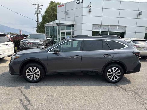 Used 2022 Subaru Outback Premium AWD/4WD image 9