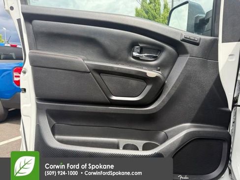 Used 2021 Nissan Titan PRO-4X w/ Pro-4x Convenience Package AWD/4WD image 19