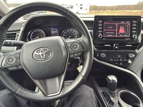 Used 2022 Toyota Camry SE image 28