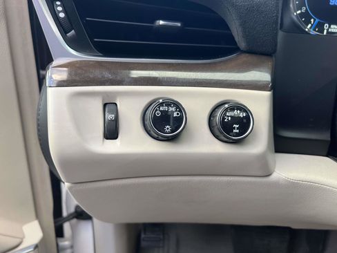 Used 2020 Cadillac Escalade Luxury image 20