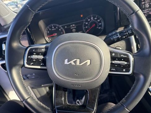 Certified 2022 Kia Sorento SX image 8