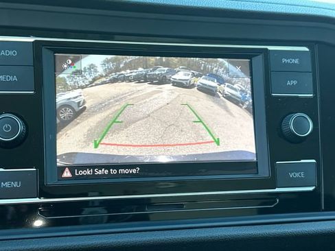 Certified 2024 Volkswagen Jetta SE image 16