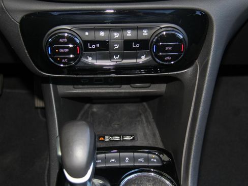 Used 2021 Buick Encore GX Essence w/ Advanced Technology Package image 18