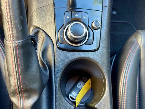 Used 2015 MAZDA MAZDA3 i Grand Touring image 43