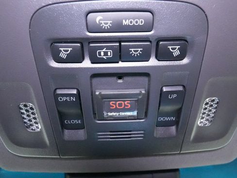 Used 2019 Toyota Avalon Limited FWD image 40