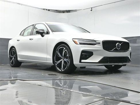 Certified 2024 Volvo S60 B5 Plus w/ Climate Package image 30