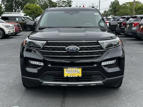 Certified 2023 Ford Explorer XLT w/ Equipment Group 202A AWD/4WD image 2