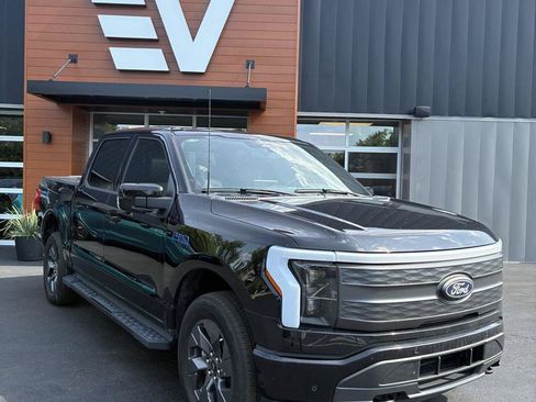 Used 2024 Ford F150 Lightning Lariat AWD/4WD image 1