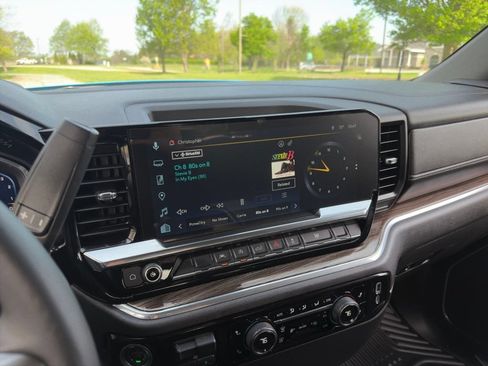Used 2025 Chevrolet Silverado 1500 RST AWD/4WD image 10