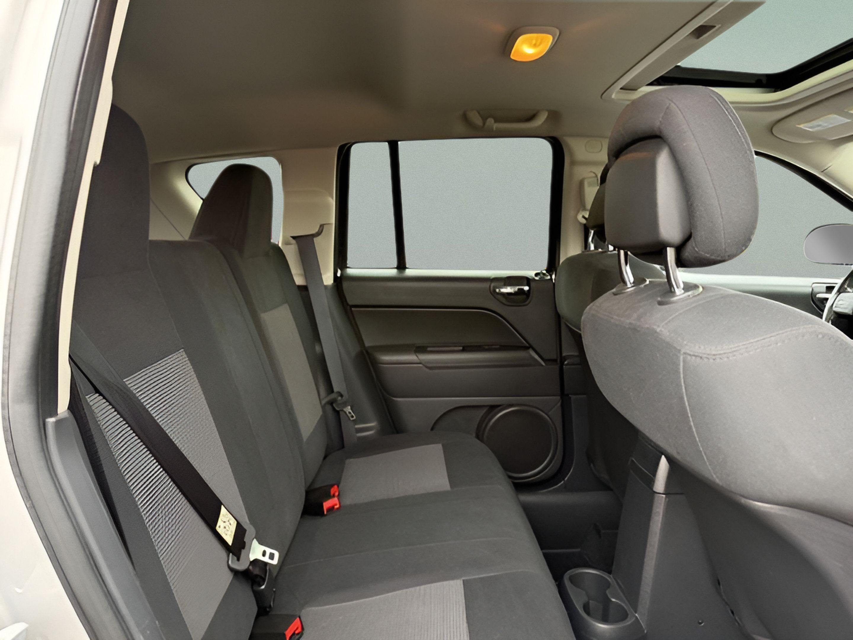 Used 2012 Jeep Compass Latitude w/ Sun/Sound Group FWD image 10