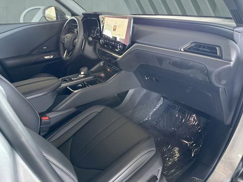 Certified 2026 Lexus TX 500h AWD w/ Technology Package image 27