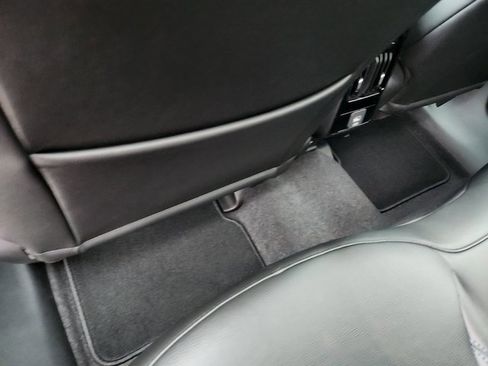 Used 2025 Jeep Compass Latitude image 8