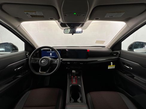 New 2026 Nissan Kicks SR w/ Cold Weather Package FWD image 9