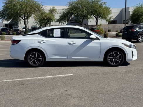 Used 2024 Nissan Sentra SV FWD image 3