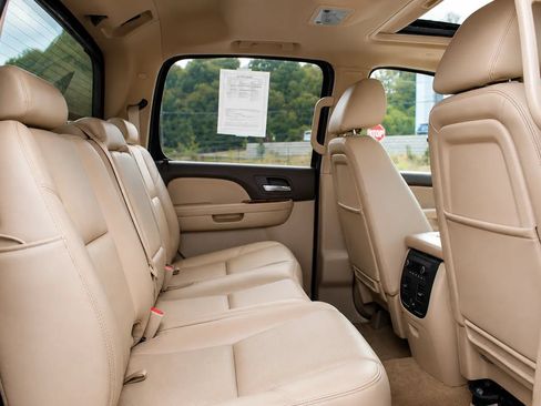 Used 2013 Chevrolet Avalanche LTZ AWD/4WD image 20