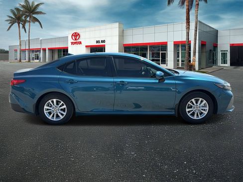 Used 2025 Toyota Camry LE image 2