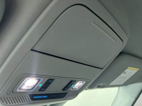 Used 2021 Ford Explorer XLT w/ Equipment Group 202A image 18