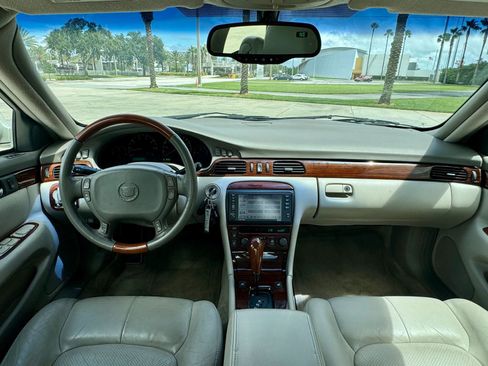 Used 2003 Cadillac Seville STS w/ Preferred Equipment Group FWD image 13