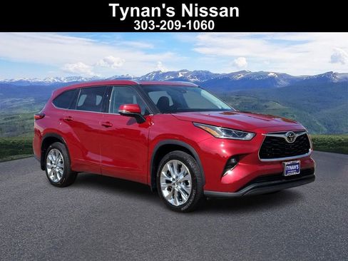 Used 2023 Toyota Highlander L image 1