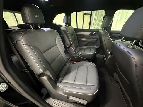 Certified 2025 Buick Enclave Sport Touring image 20