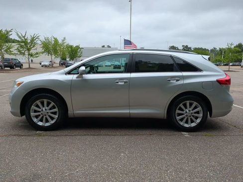 Used 2010 Toyota Venza FWD image 7