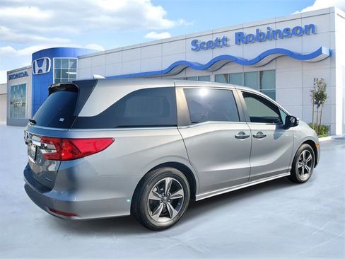 Certified 2018 Honda Odyssey Touring image 4