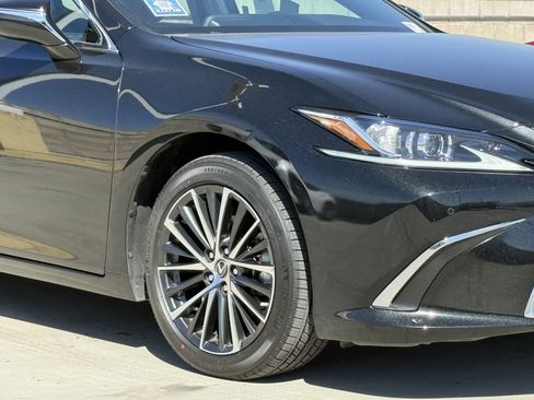 Certified 2024 Lexus ES 350 w/ Premium Package FWD image 4