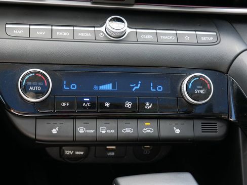Used 2025 Hyundai Elantra SEL FWD image 22