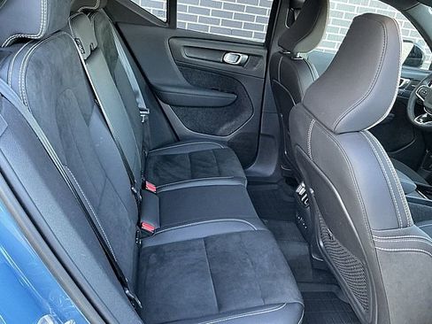 Certified 2023 Volvo XC40 Recharge Ultimate image 20