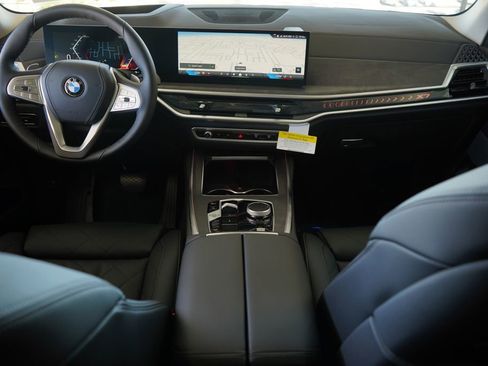 Used 2026 BMW X7 xDrive40i w/ Premium Package AWD/4WD image 14