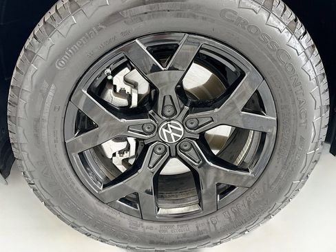 Used 2025 Volkswagen Atlas Peak Edition SE AWD/4WD image 28