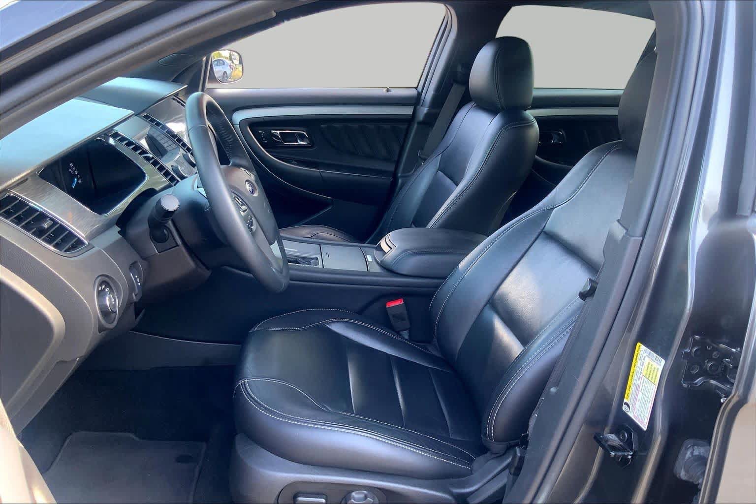 Used 2017 Ford Taurus SEL FWD image 8