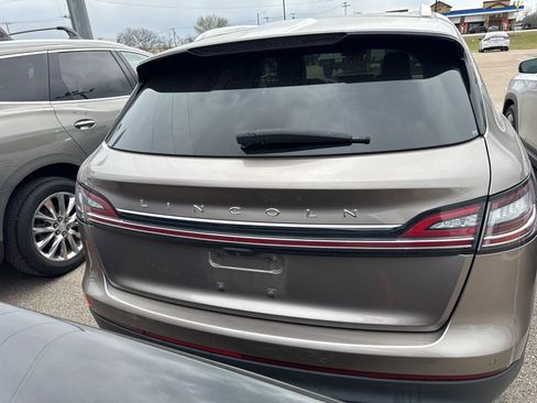 Used 2021 Lincoln Nautilus Reserve image 5