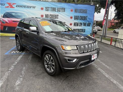 Used 2017 Jeep Grand Cherokee Overland w/ Jeep Active Safety Group image 58
