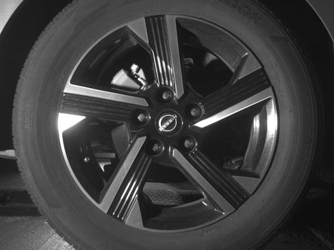 Used 2025 Nissan Sentra SV image 15