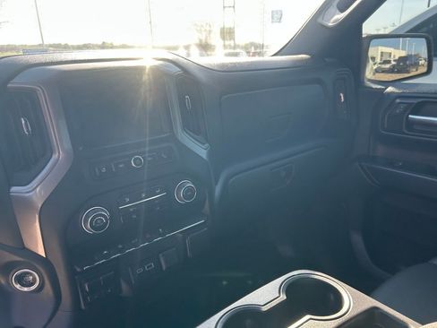 Used 2023 Chevrolet Silverado 1500 W/T w/ Trailering Package image 6