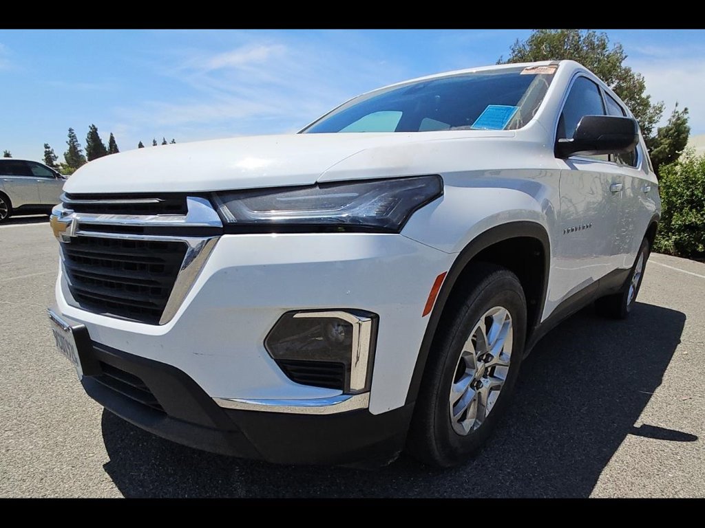 Used 2023 Chevrolet Traverse LS w/ LPO, Roadside Safety Package FWD image 3