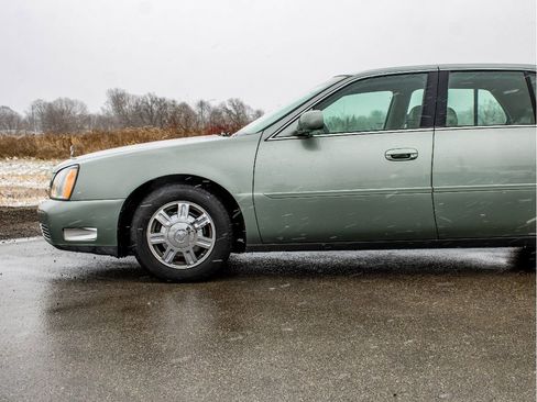 Used 2005 Cadillac De Ville w/ Equipment Group image 39